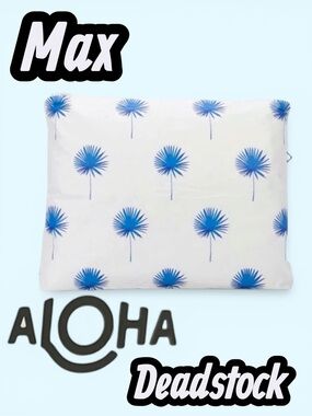 NWT ALOHA Collection MAX Mas Palmas Pouch in Cerulean.